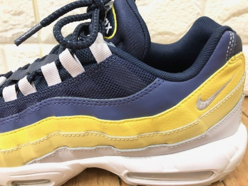 スニーカーのNIKE