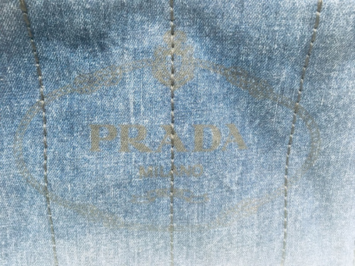PRADAのプラダ