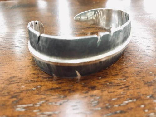 アクセサリーのバングル