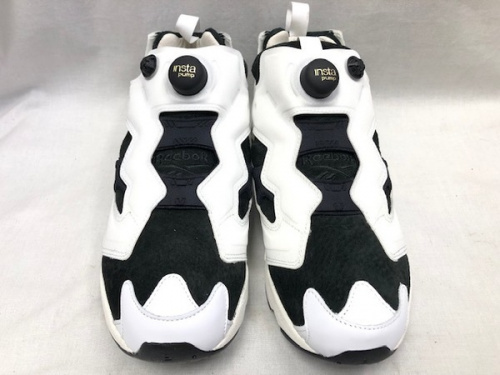 スニーカーのREEBOK(リーボック)