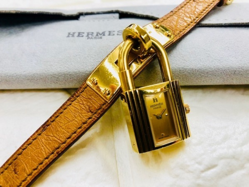 レディースファッションの腕時計