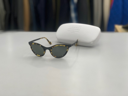 服飾小物のアイウェア