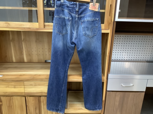 ジーンズのセルビッチデニムパンツ