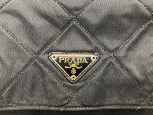 ショルダーバッグのPRADA