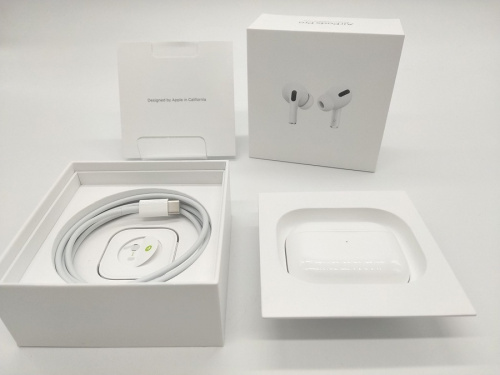 ヘッドホンのフルワイヤレスイヤホン