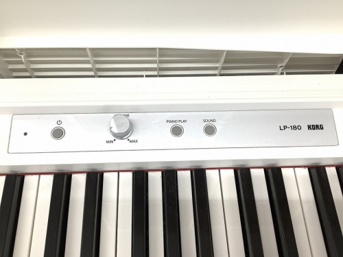 鍵盤楽器の電子ピアノ