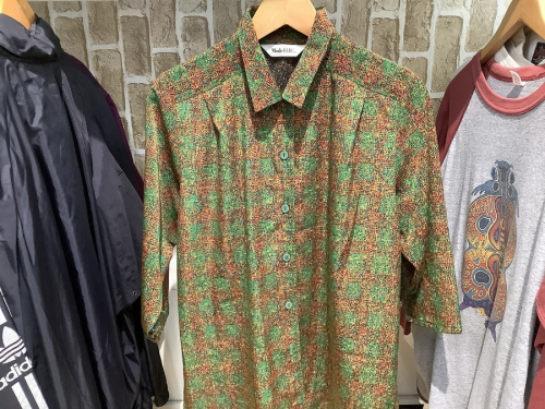 メンズファッションのシャツ