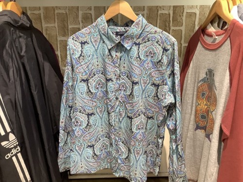 総柄シャツの柄