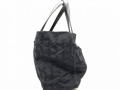 トートバッグのCHANEL