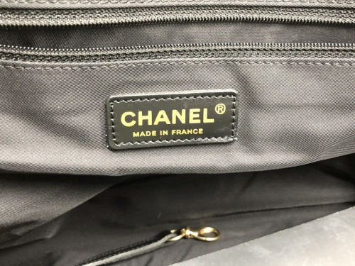 CHANELのニュートラベルライン