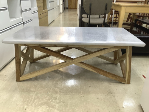 テーブルのローテーブル