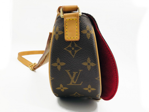 ポシェットのLOUIS VUITTON