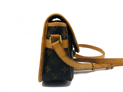 ショルダーバッグのLOUIS VUITTON