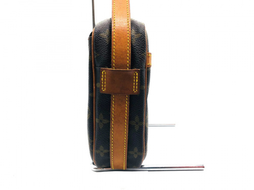 ショルダーバッグのLOUIS VUITTON