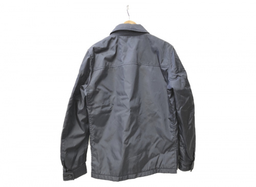 ジャケットのスイングトップ