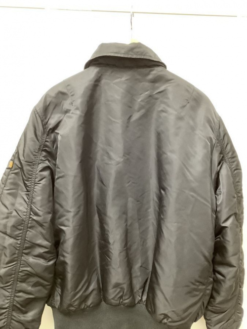 B-15 フライトジャケットのALPHA × STUSSY