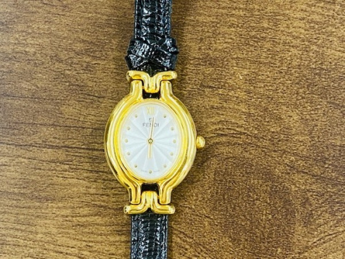 FENDIのチェンジベルトウォッチ