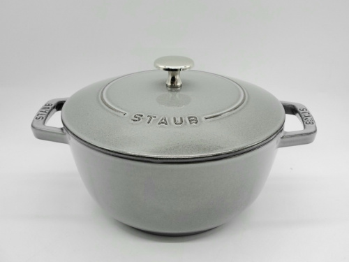 キッチン雑貨の鍋