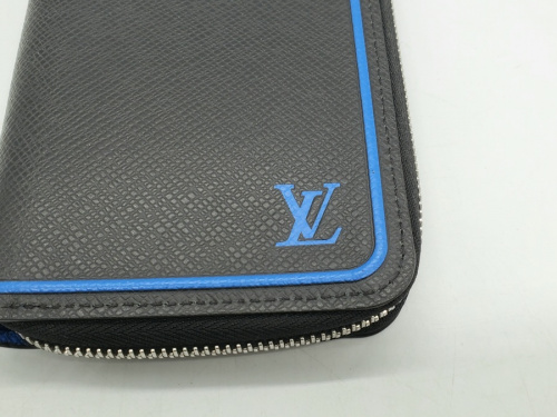 長財布のLOUIS VUITTON