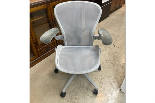 Herman Miller アーロンチェア ライトグレー】が入荷いたしました