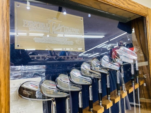 スポーツ用品のゴルフ