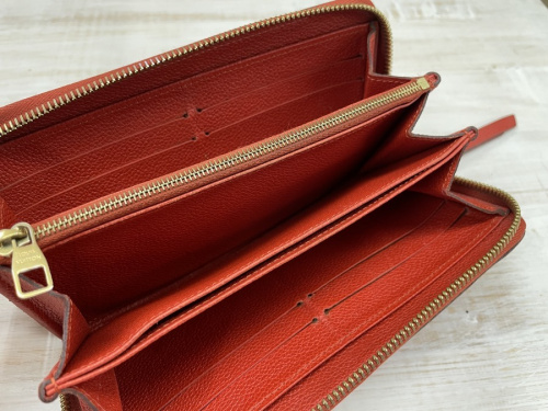 長財布のLOUIS VUITTON