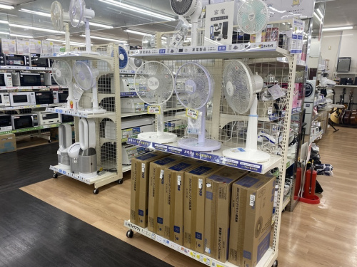 エアコンのタワーファン