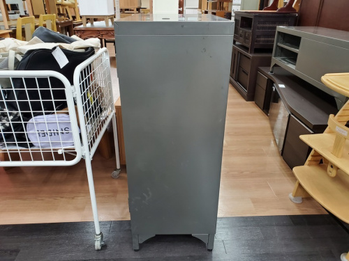 万能収納のキャビネット