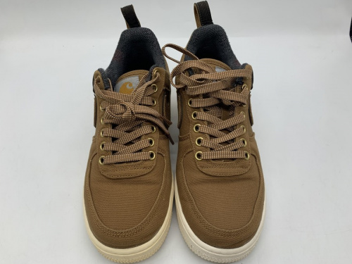 スニーカーのNIKE×CARHART