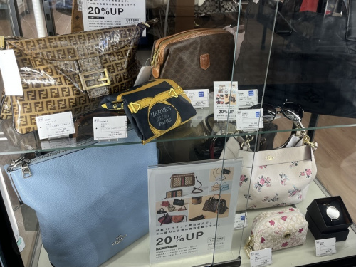 ルイヴィトンのGUCCI