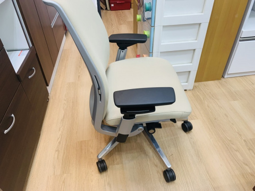 steelcaseの上福岡