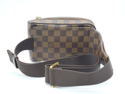 ボディーバッグのLOUIS VUITTON