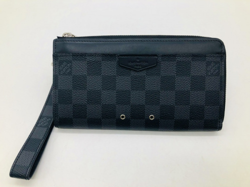 財布のラウンドファスナー長財布