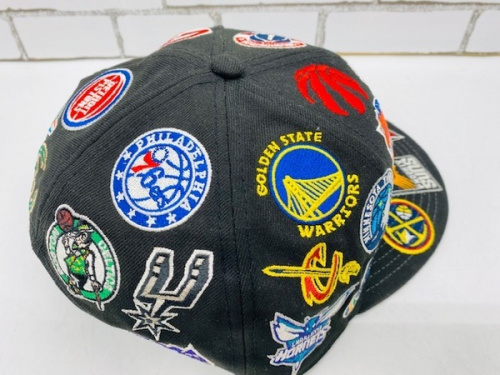 スナップバックキャップのNBA