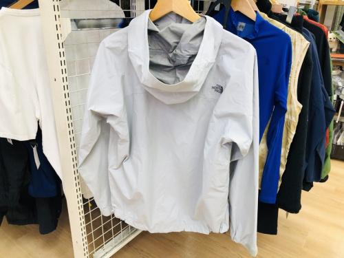 ナイロンジャケットのTHE NORTH FACE