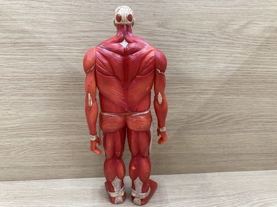 大人気アニメ『進撃の巨人』より巨人のソフビフィギュアが買取入荷しま