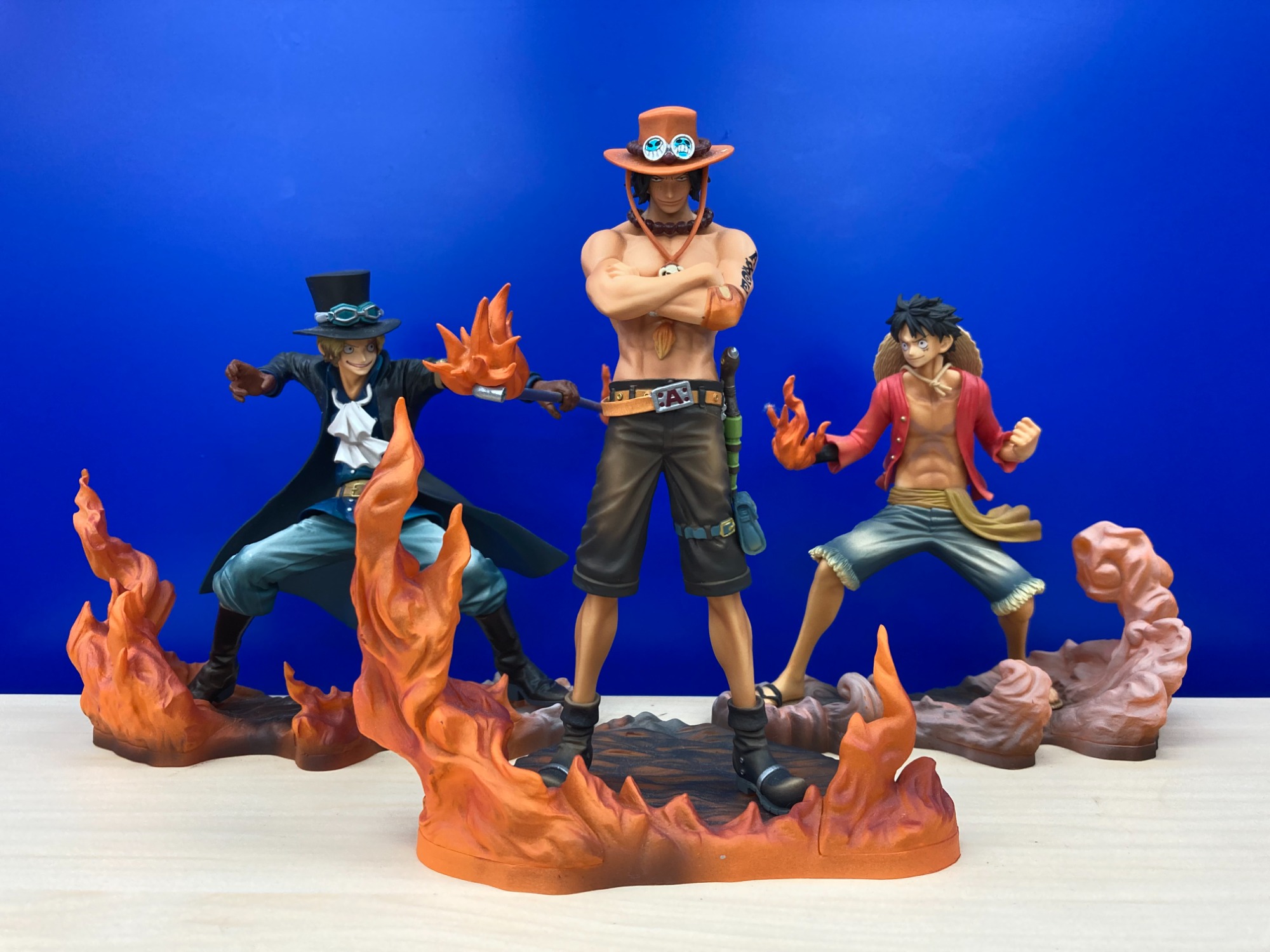 バンプレストより大人気アニメ『ワンピース』のルフィ、サボ