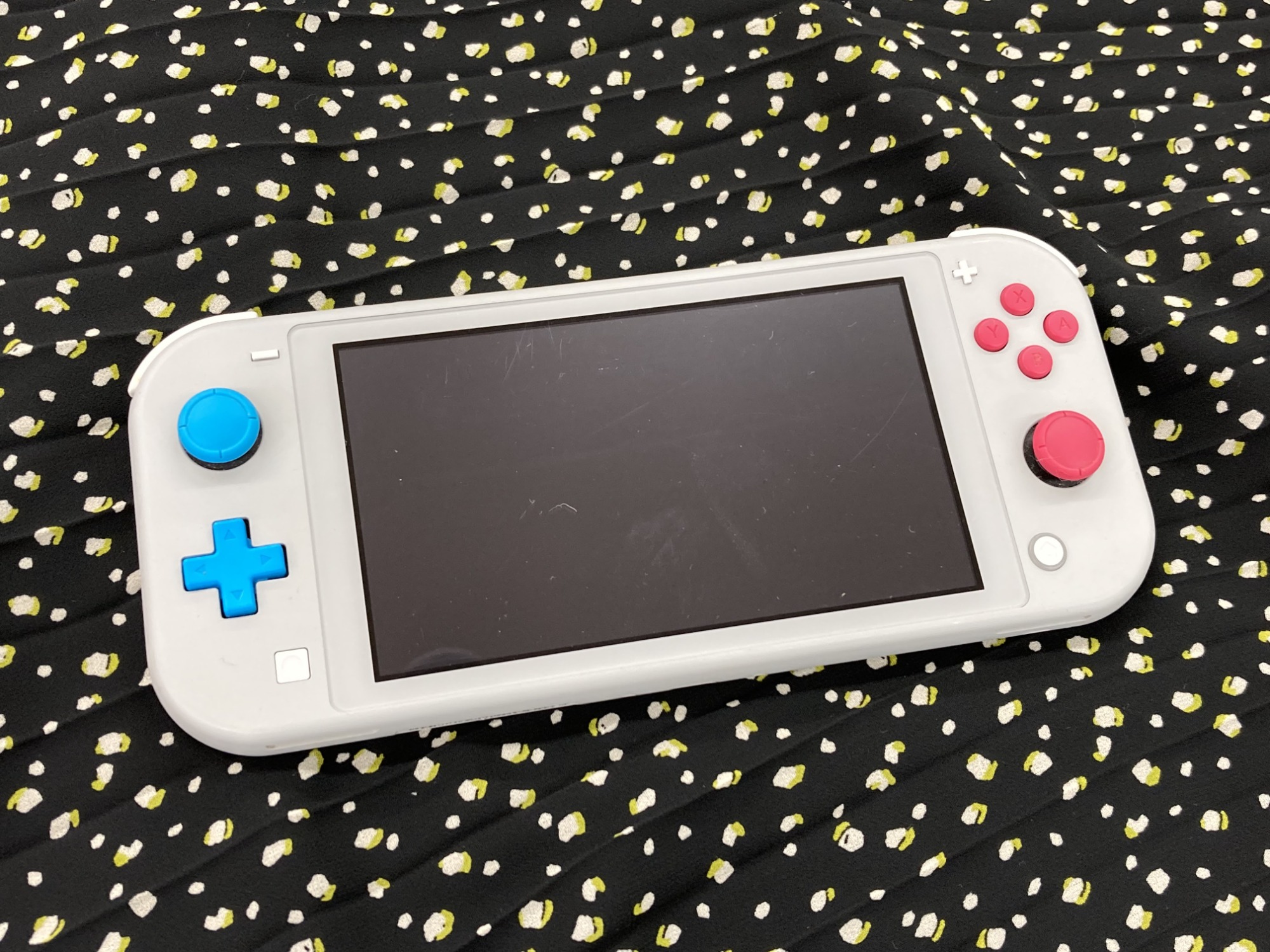 switch lite ソードシールド仕様　ジャンク ジャンク任天堂Switch lite ポケモン剣盾 - Nintendo Switch
