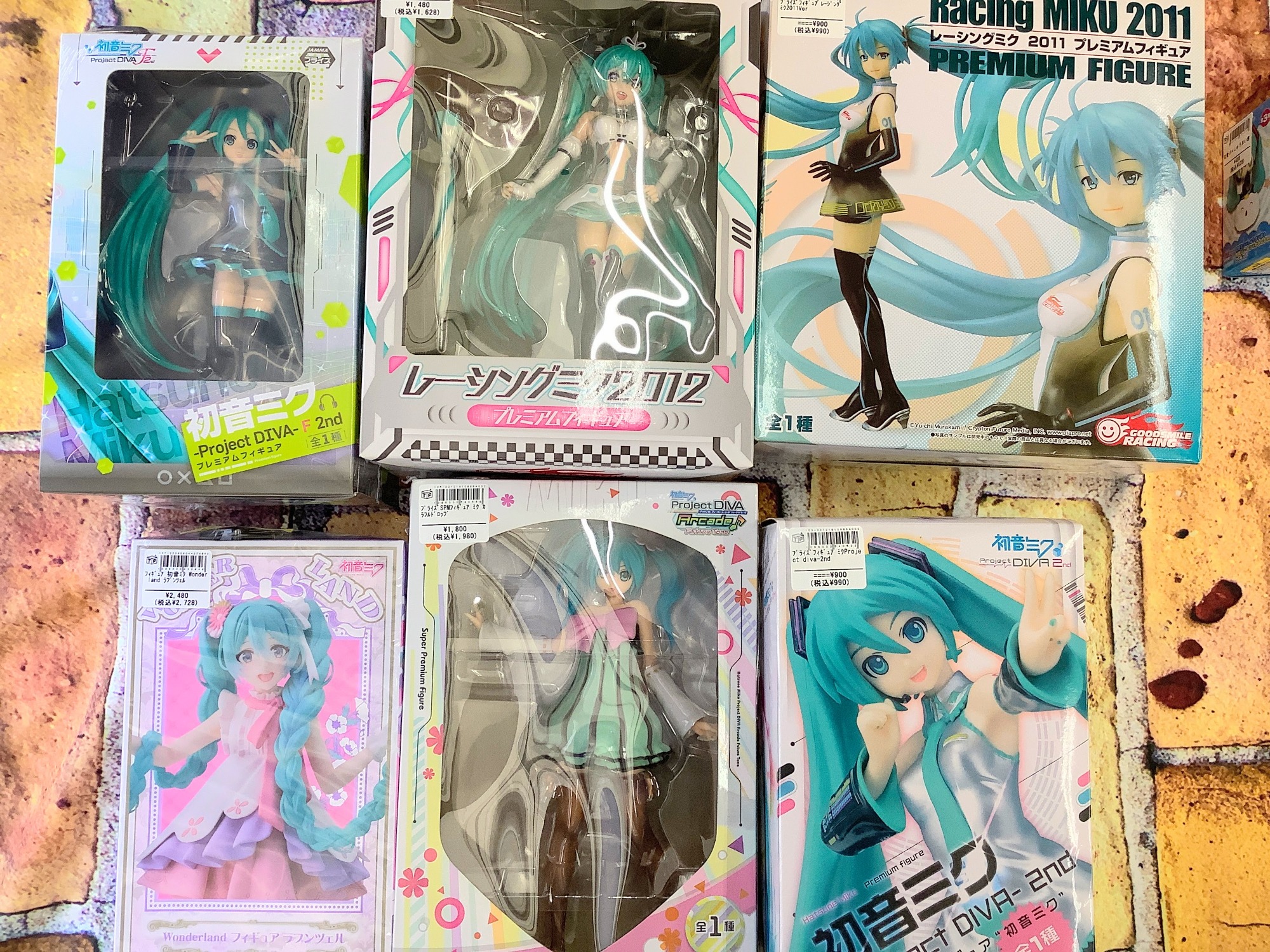 初音ミクのフィギュアが大量買取入荷いたしました！｜2022年12月24日