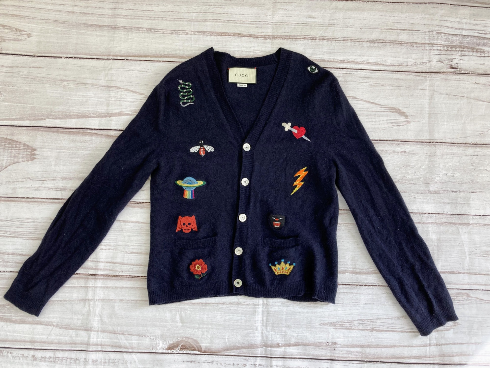 GUCCI グッチ　ネイビー カーディガン 蜂刺繍 GUCCI グッチ ネイビー カーディガン 蜂刺繍 GUCCI グッチ ネイビー