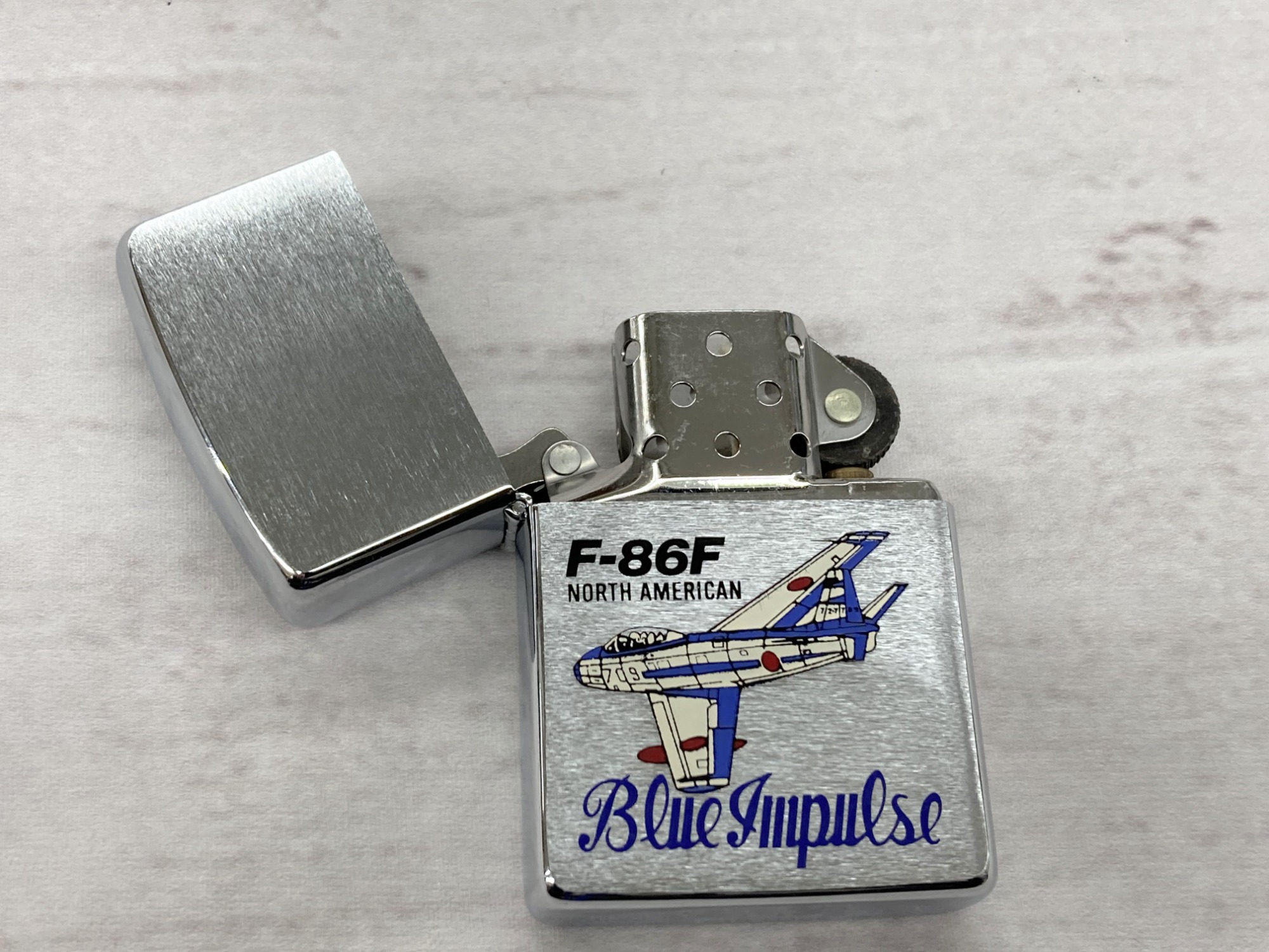 ブルーインパルスF-86FのZIPPO(ジッポ)ライターが入荷しました♪｜2023