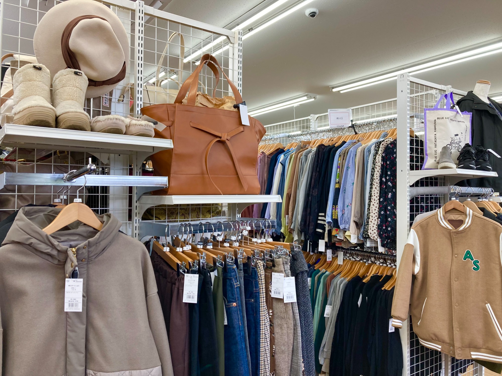 ROJITA(ロジータ)よりバックリボンフーディーコートが買取入荷しました