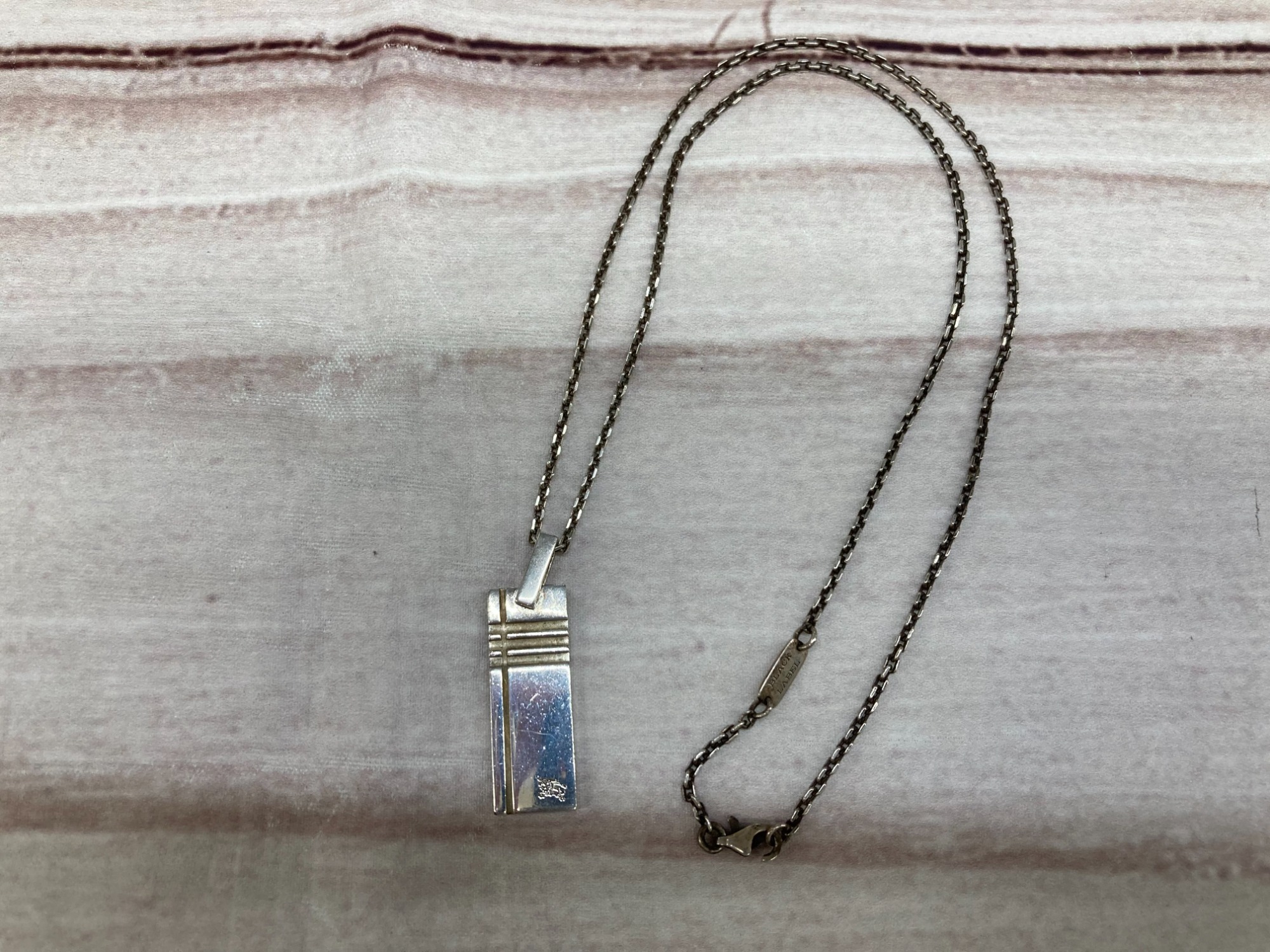 BURBERRY BLACK LABEL(バーバリーブラックレーベル)よりネックレスが