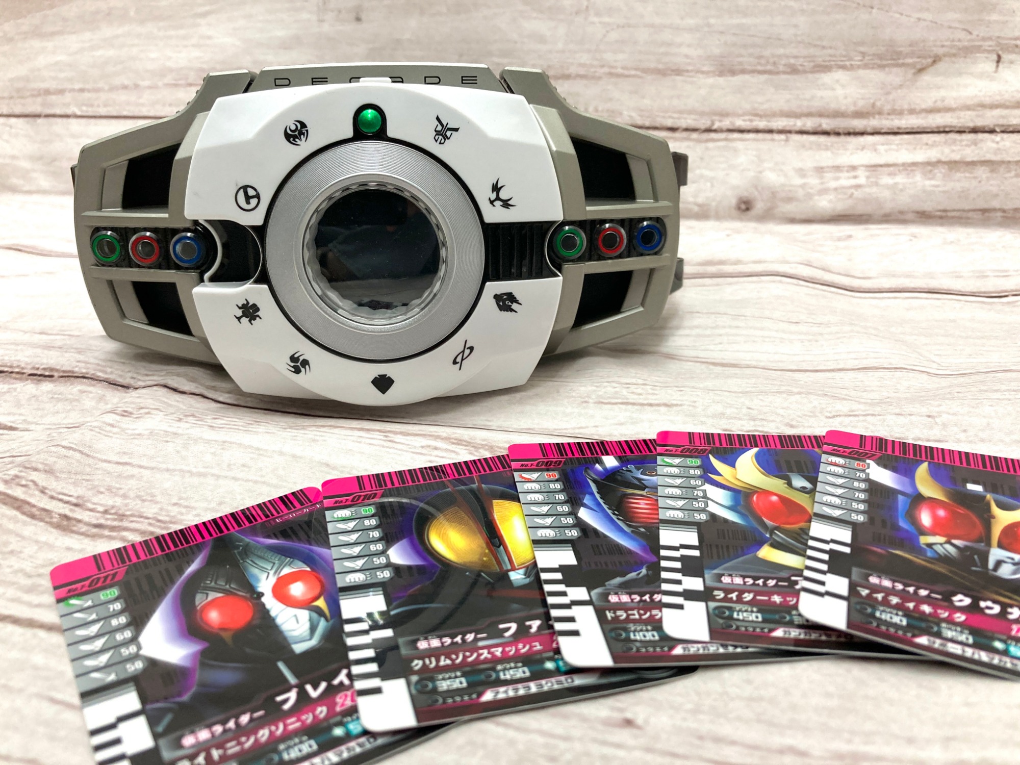 BANDAI(バンダイ)より仮面ライダー変身ベルトDXディケイド