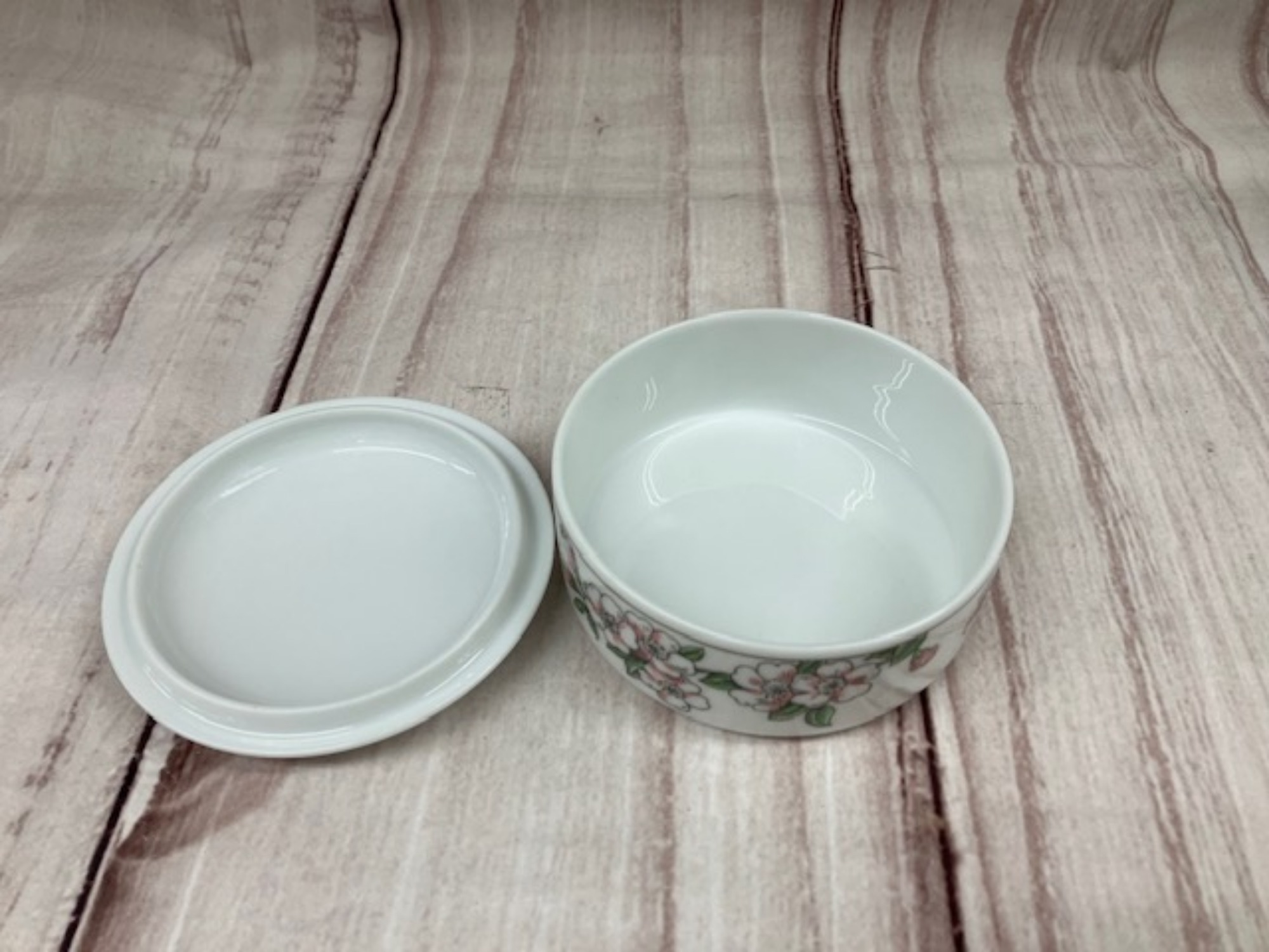 Tiffany & Co.(ティファニー)のボンボニエールが入荷しました