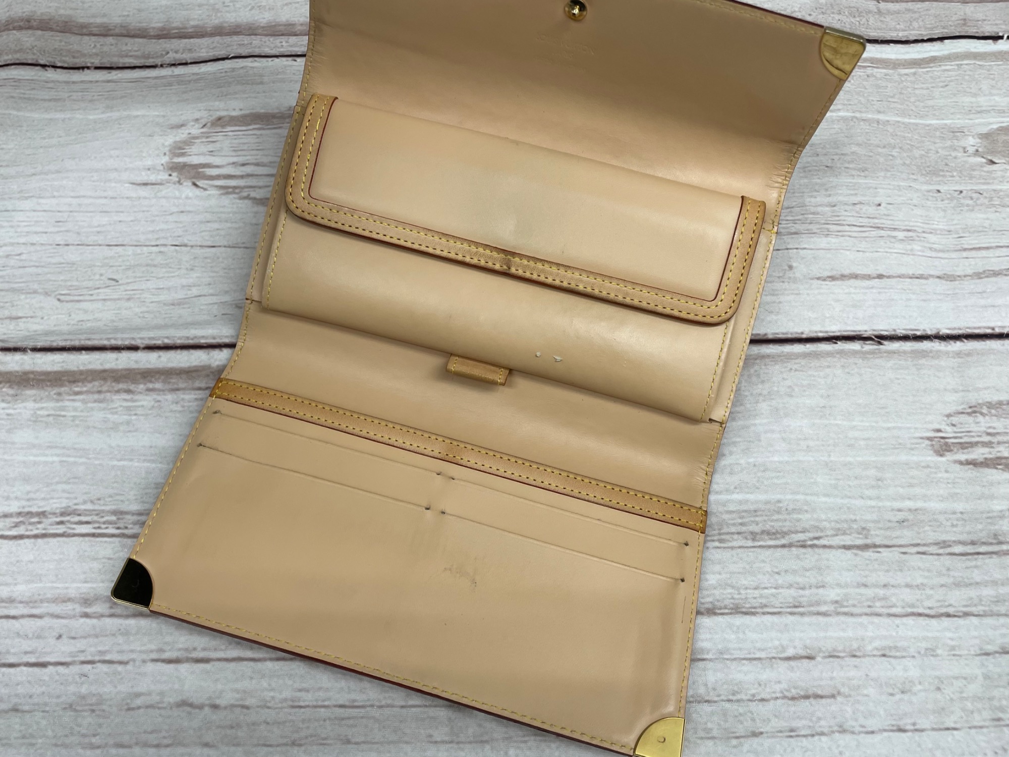 LOUIS VUITTON(ルイ・ヴィトン)よりポルトトレゾール