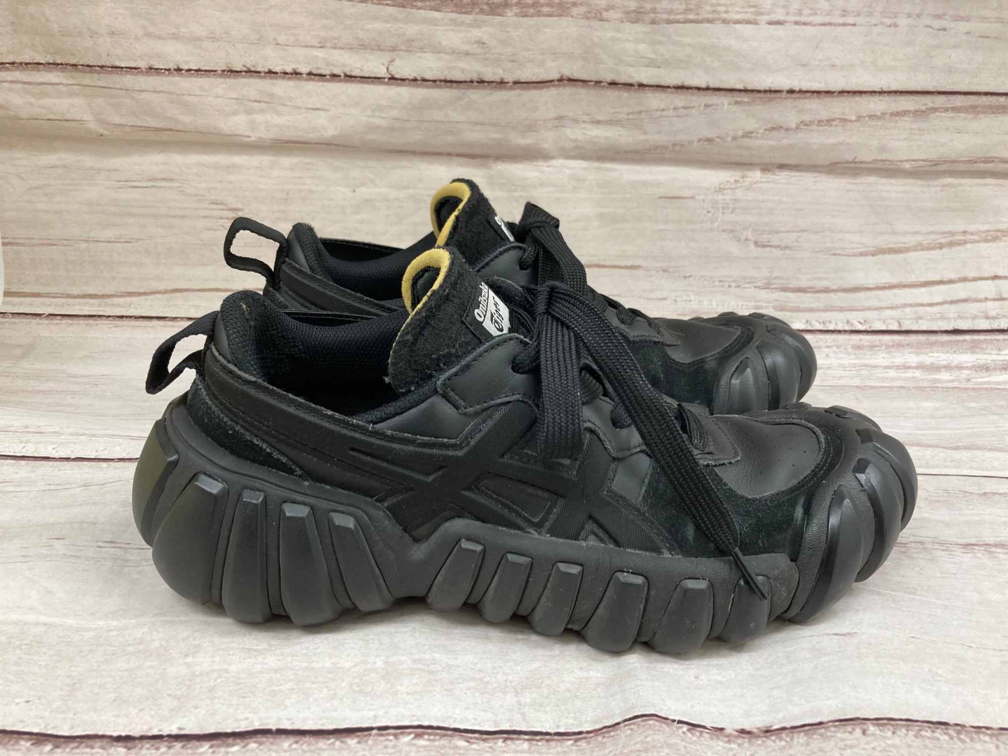 Onitsuka Tiger(オニツカタイガー)よりスニーカー DENTIGRE LS