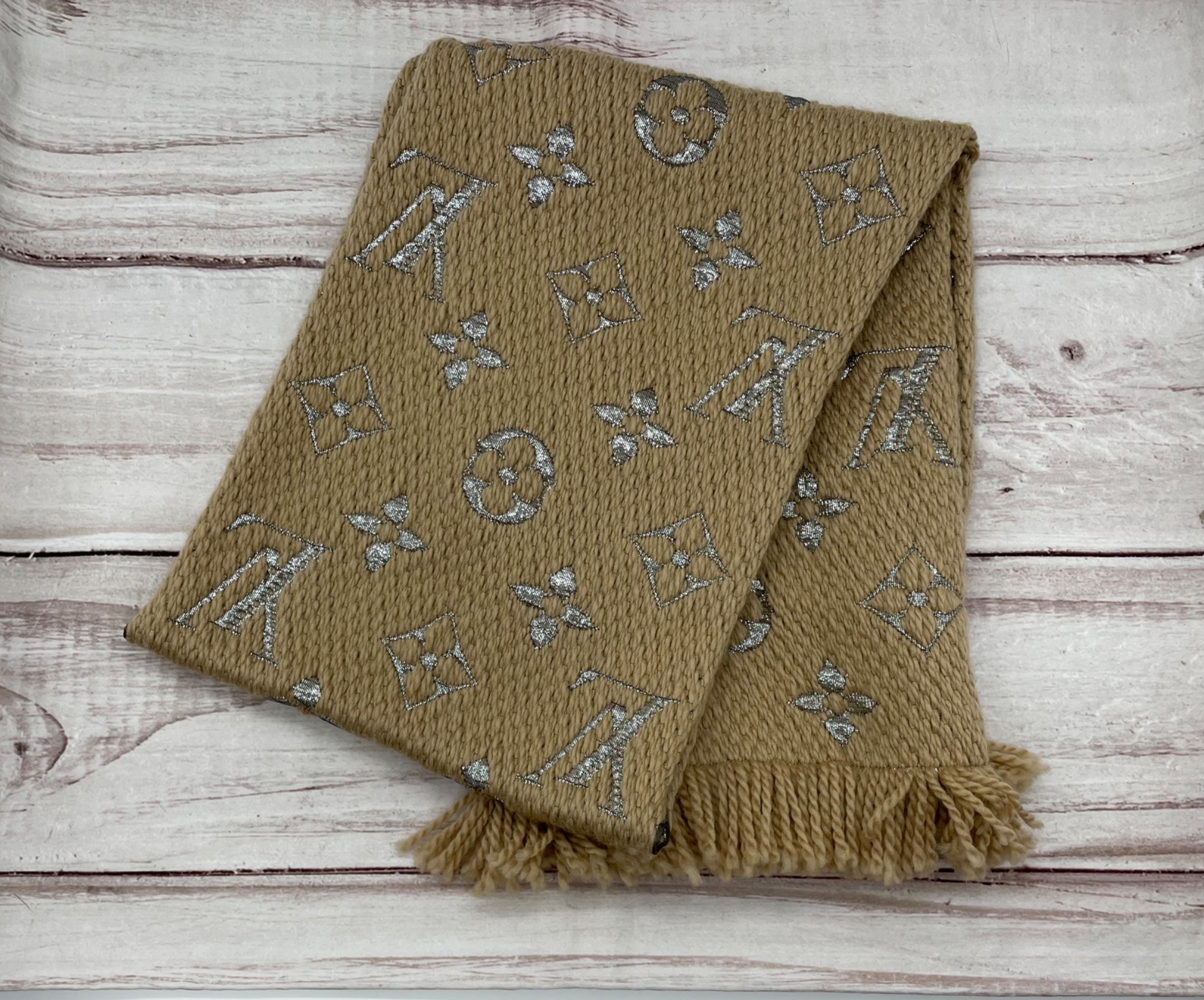 ルイヴィトン エシャルプロゴマニア マフラー シャイン ネイビー×ゴールド LOUIS VUITTON ルイヴィトン エシャルプ・ロゴマニア シャイン