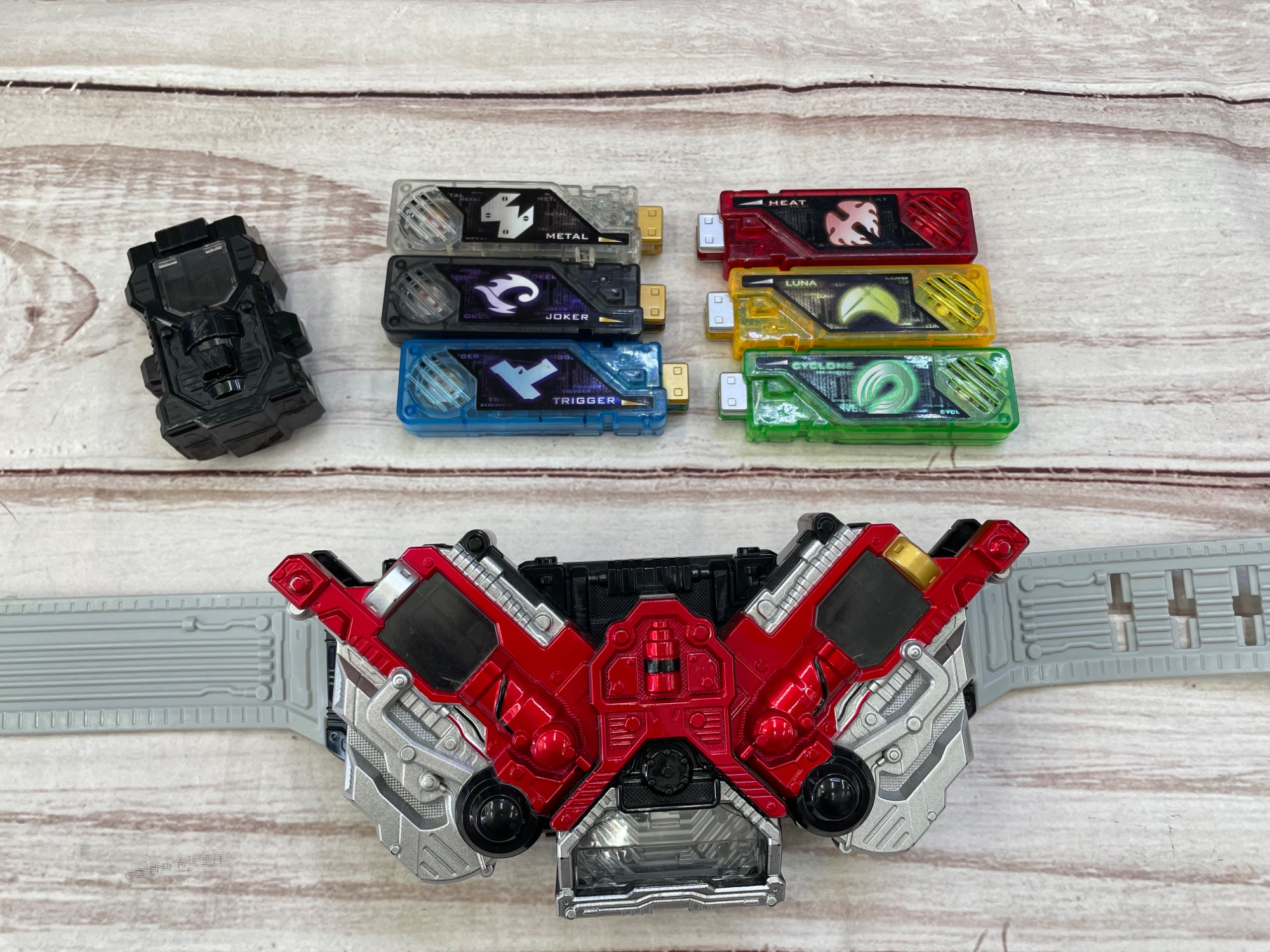 仮面ライダーW(ダブル)よりWver.20th DXダブルドライバーを買取入荷