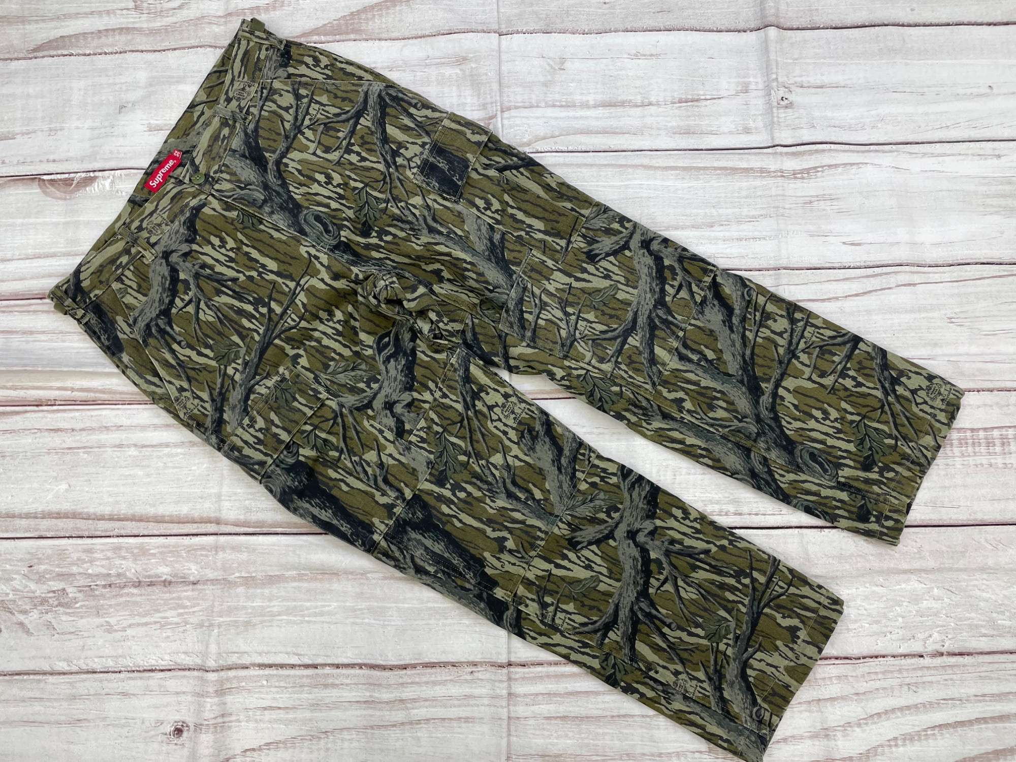 Supreme(シュプリ－ム)よりカーゴパンツが買取入荷いたしました